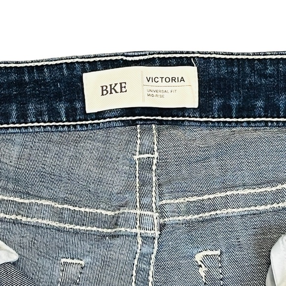 BKE Buckle Victoria Universal Fit Mid Rise Crop Jeans. Blue Size 26 #1059 - Picture 3 of 6